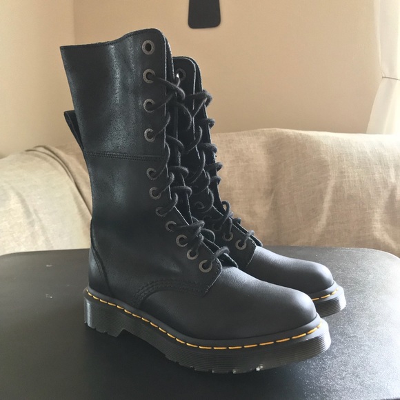 doc martens hazil